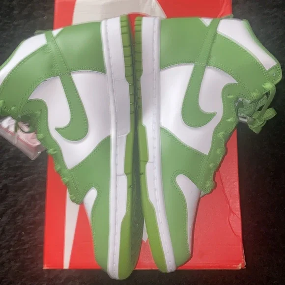 New Nike dunk high retro chlorophyll. Sz. 8M/9.5W. Original box. Extra laces - Picture 5 of 8